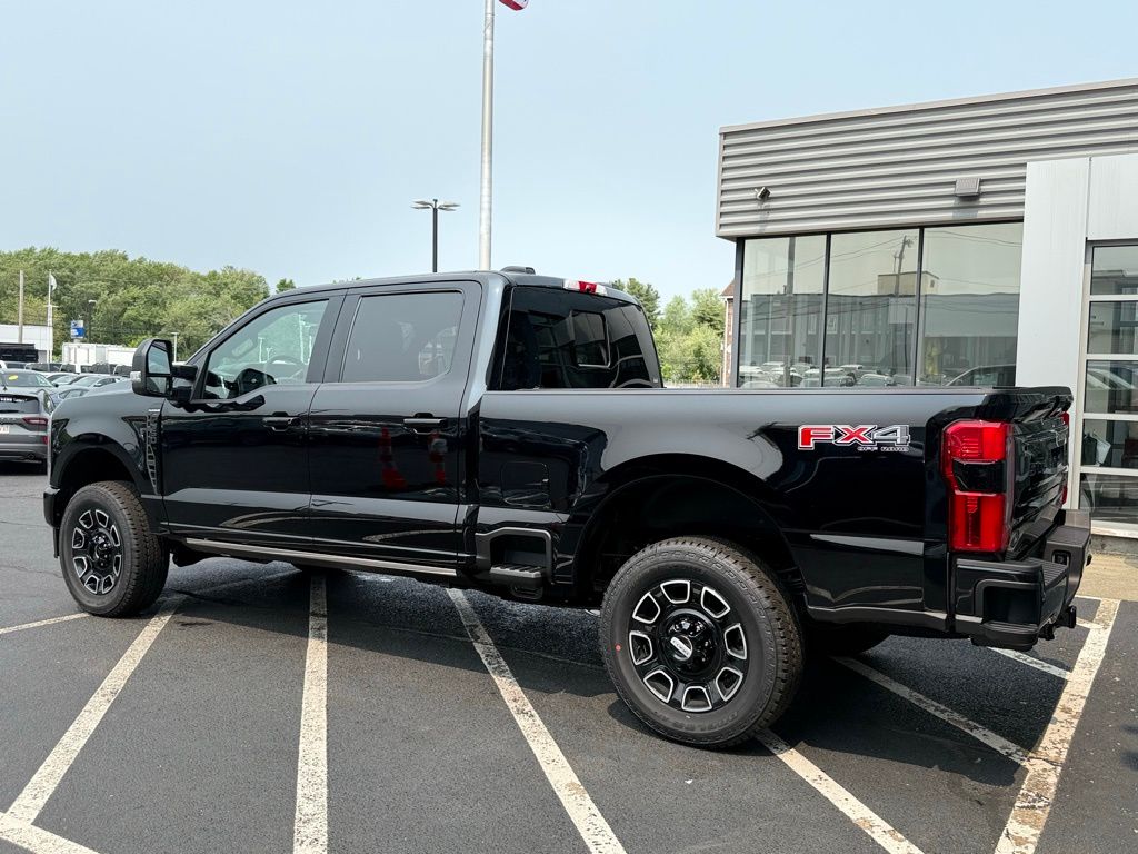 2025 Ford F-350 Platinum photo 4