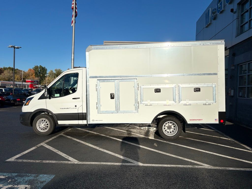 2025 Ford Transit photo 2