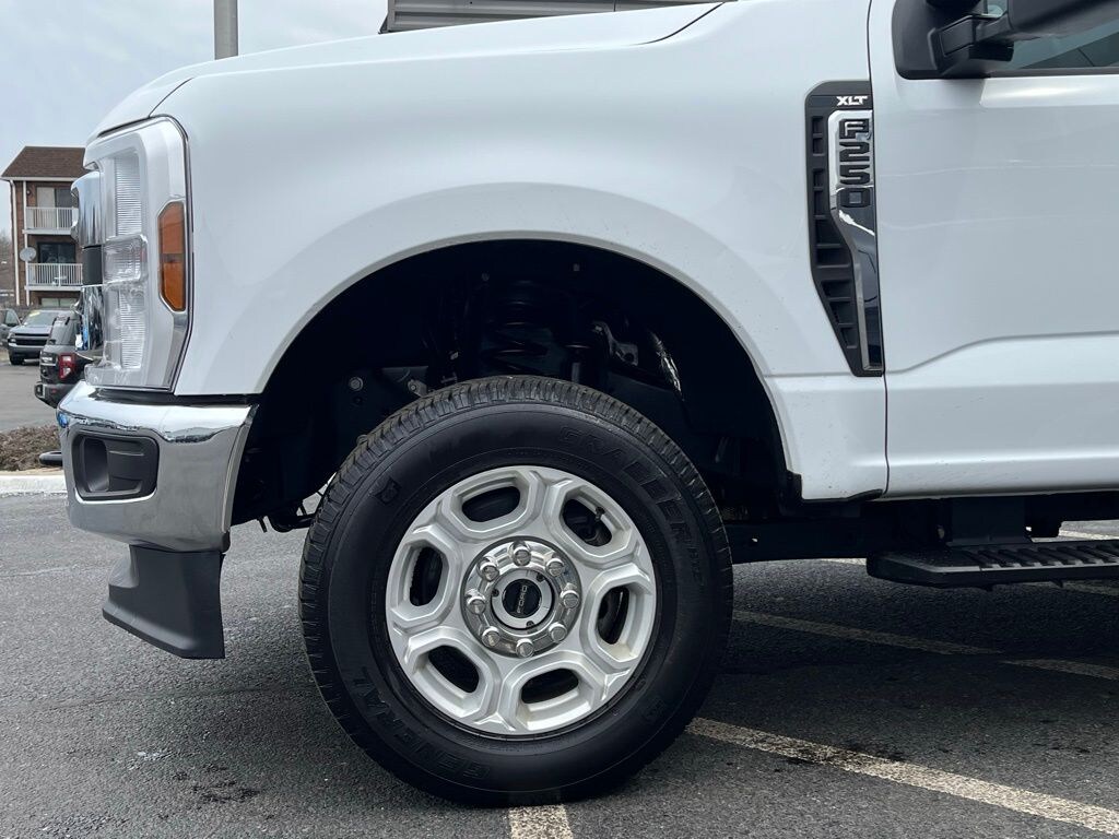 Used 2025 Ford F-250 XLT Truck Crew Cab