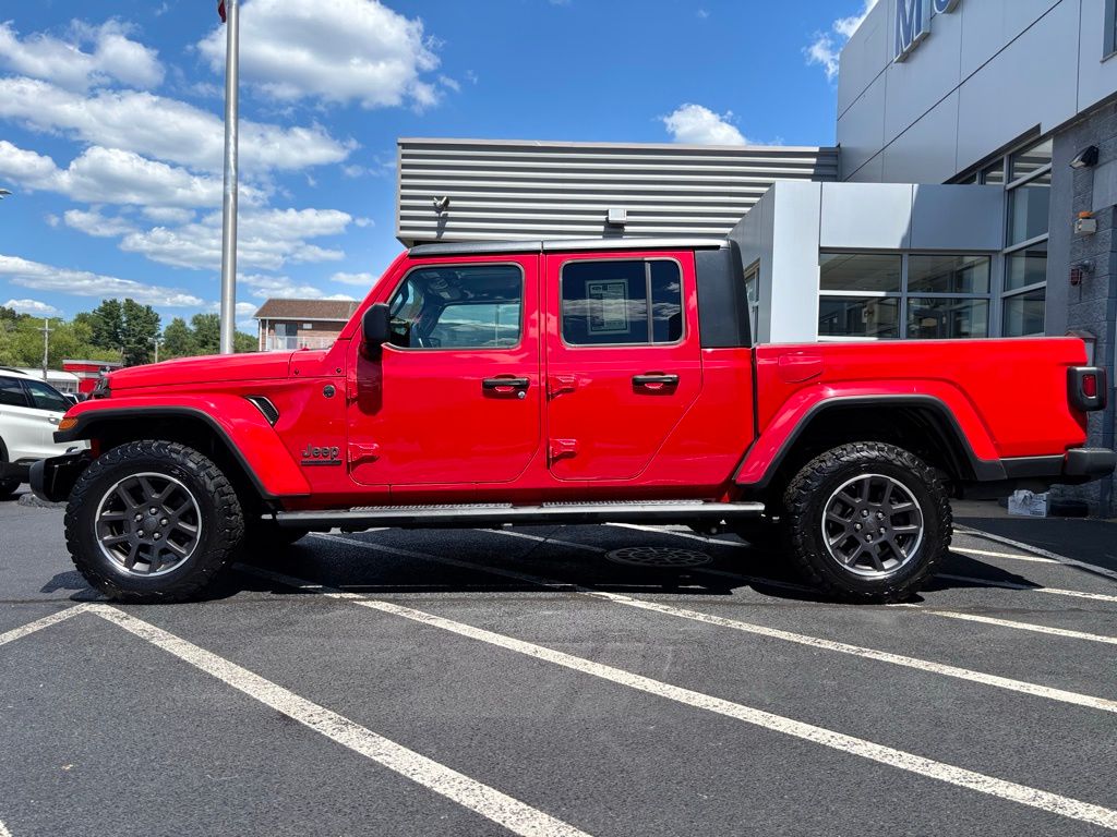 2021 Jeep Gladiator Sport photo 2
