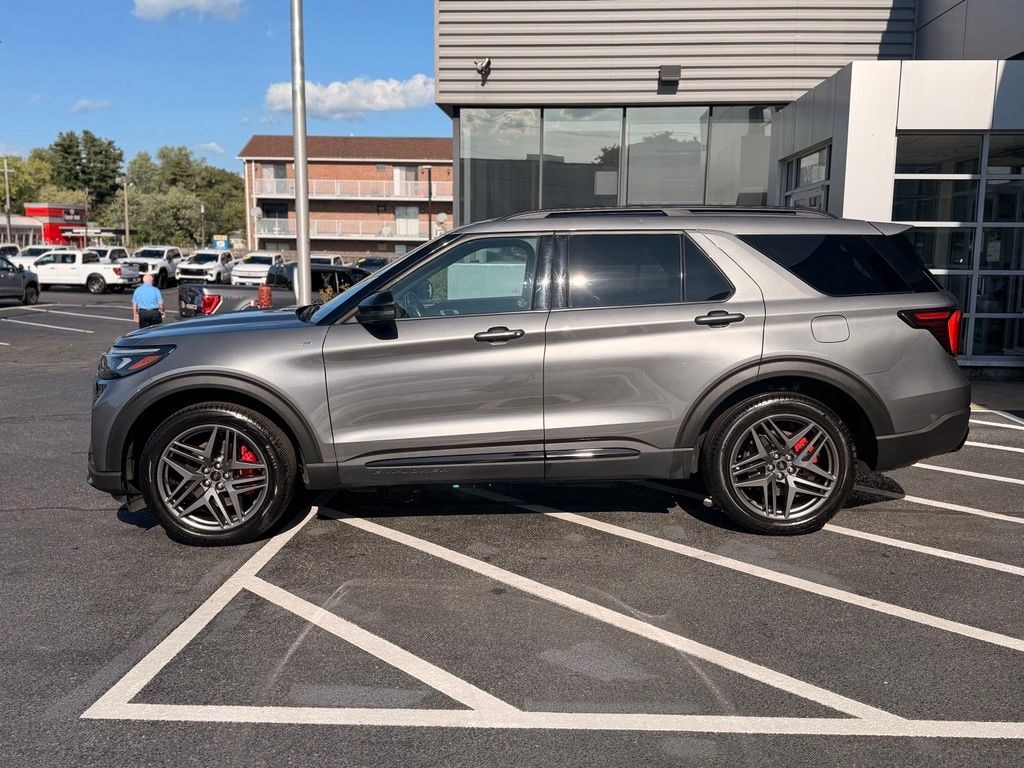 Used 2025 Ford Explorer ST-Line SUV