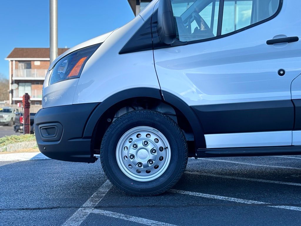 2026 Ford Transit photo 3