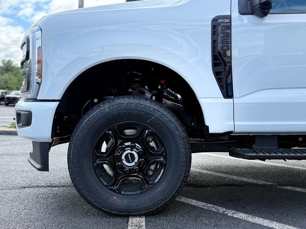 2025 Ford F-350 XL photo 3
