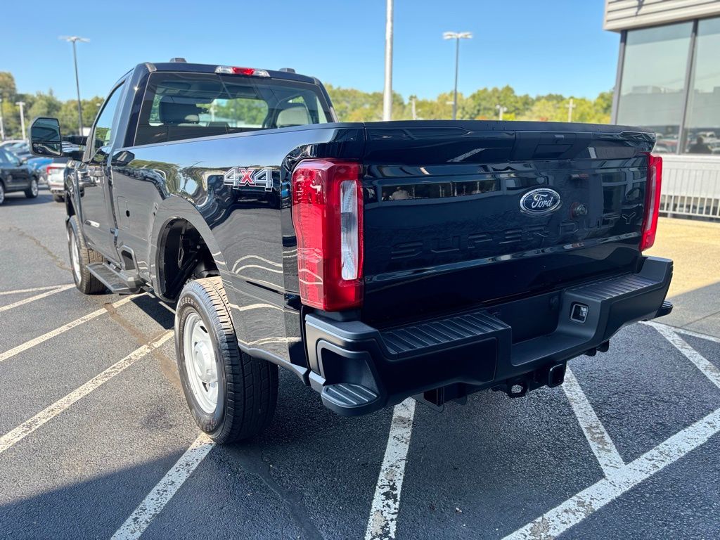 2026 Ford F-350 photo 4
