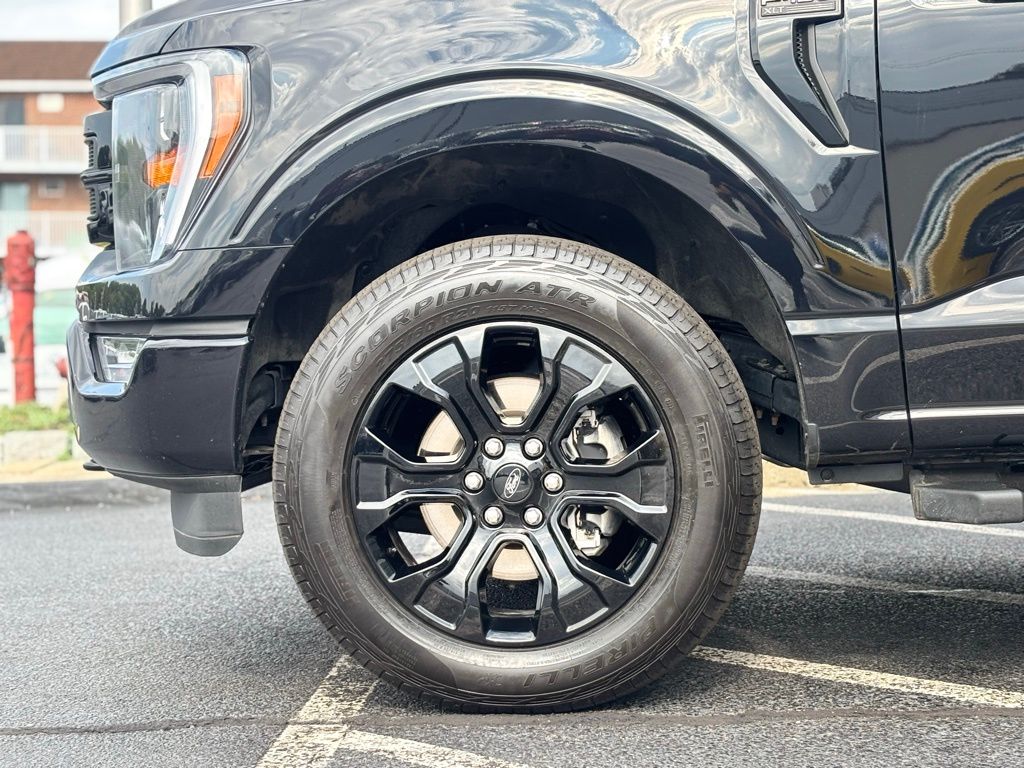 2023 Ford F-150 XLT photo 2