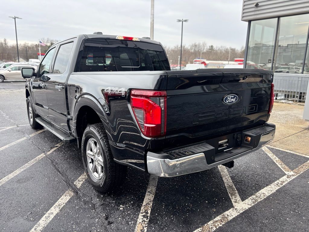 2025 Ford F-150 XLT photo 3