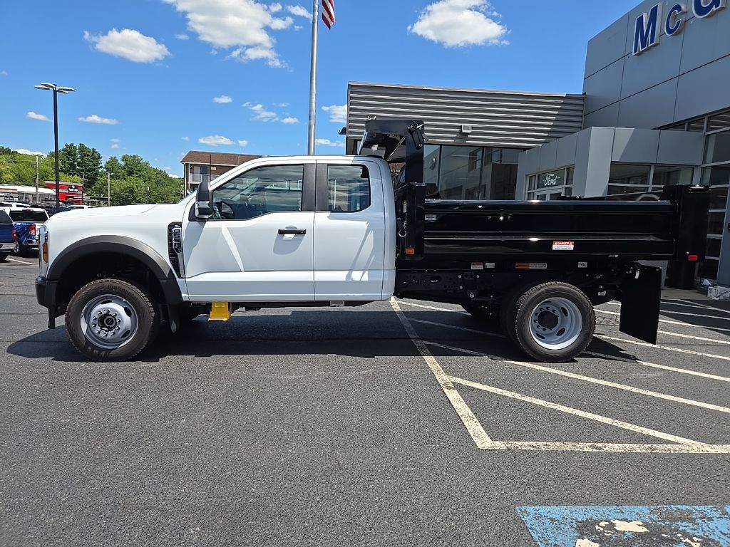 2025 Ford F-550 XL photo 2