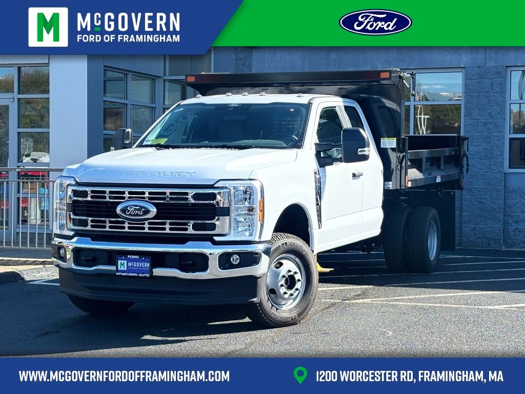 2026 Ford F-350 Super Duty Chassis Cab XL's photo