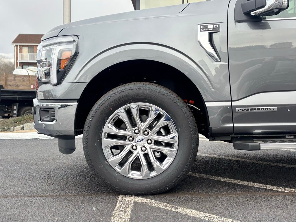 2025 Ford F-150 Lariat photo 2