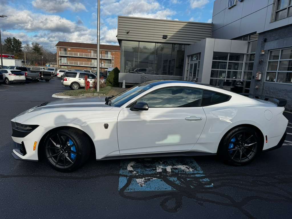 2024 Ford Mustang Dark Horse photo 2