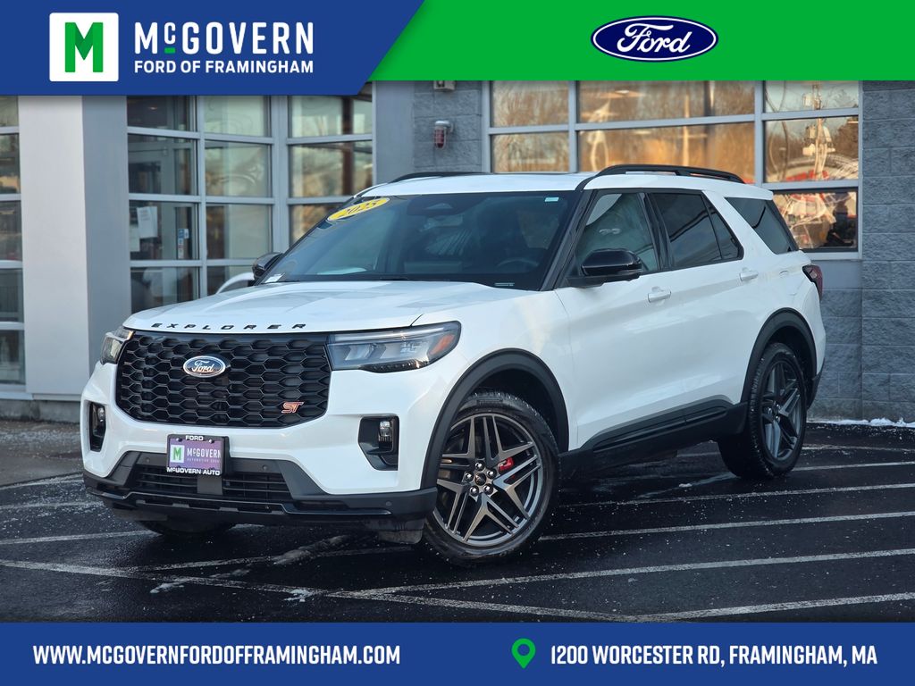 2025 Ford Explorer ST's photo