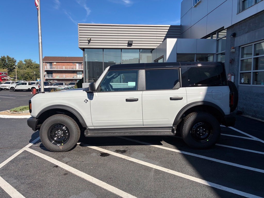 New 2026 Ford Bronco Outer Banks SUV