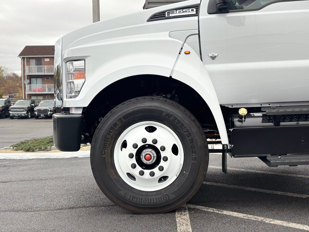 2026 Ford F-650 photo 3