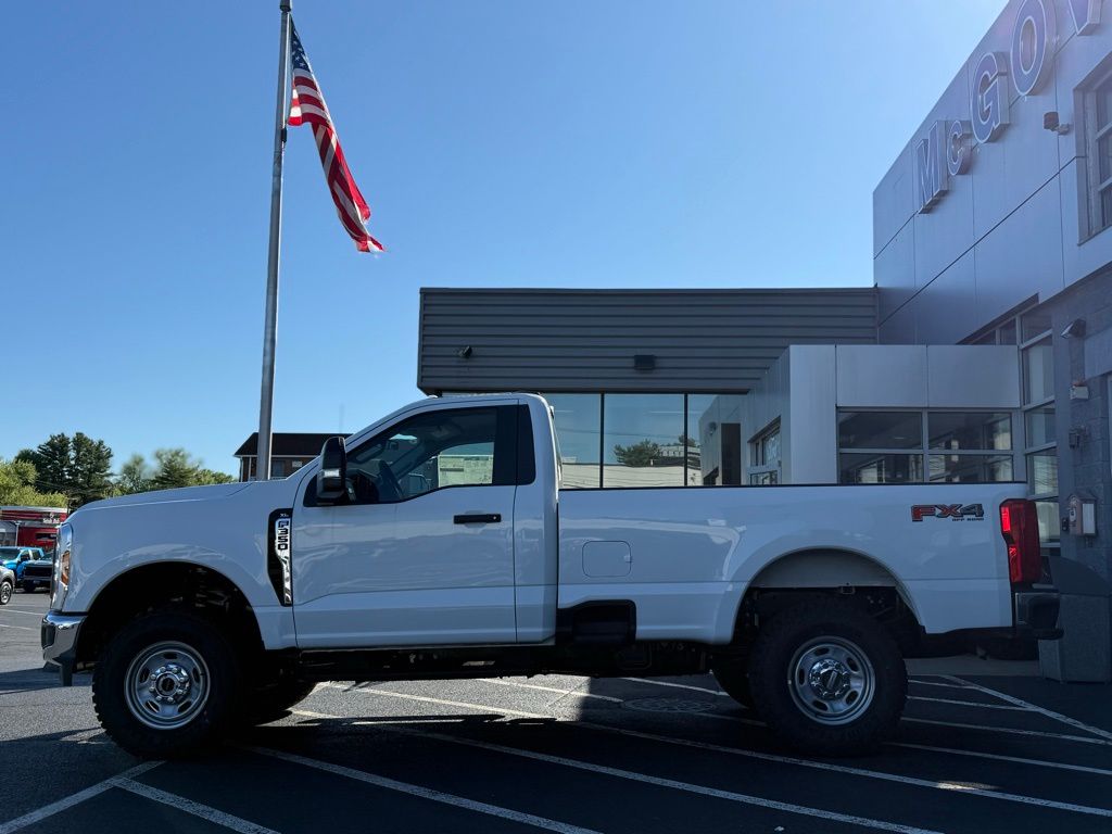 2025 Ford F-350 XL photo 2