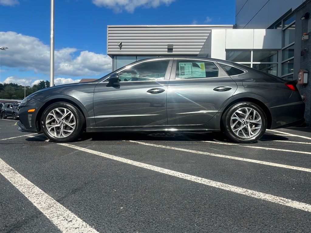 2022 Hyundai Sonata SEL photo 3