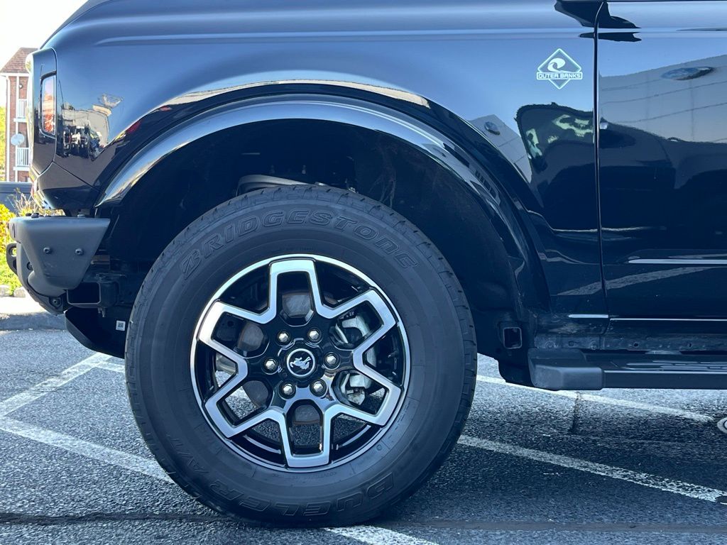 2023 Ford Bronco Outer Banks photo 3