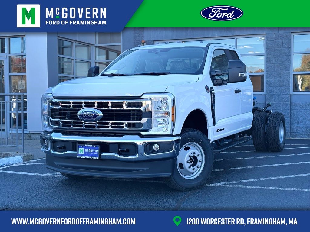 2026 Ford F-350 Super Duty Chassis Cab XL's photo
