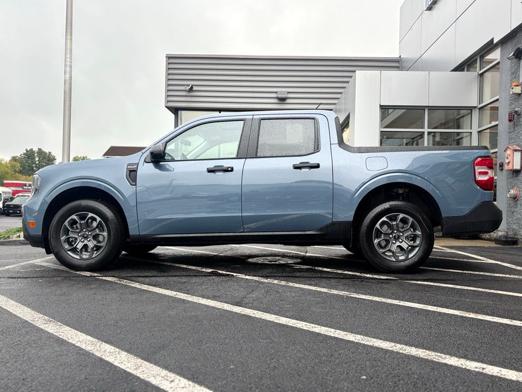 2025 Ford Maverick XLT photo 2