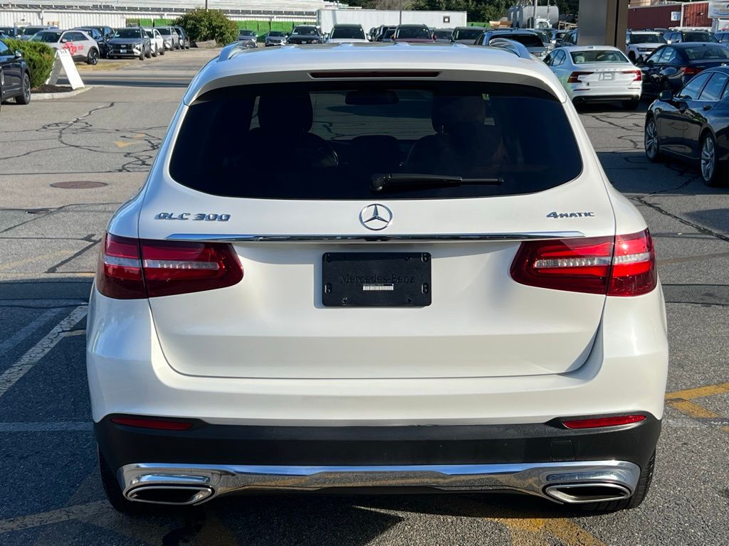 2019 Mercedes Benz GLC 300 photo 4