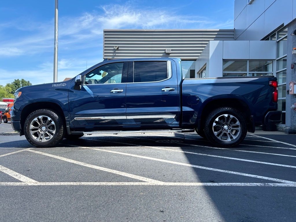 2022 Chevrolet Silverado 1500 High Country photo 2