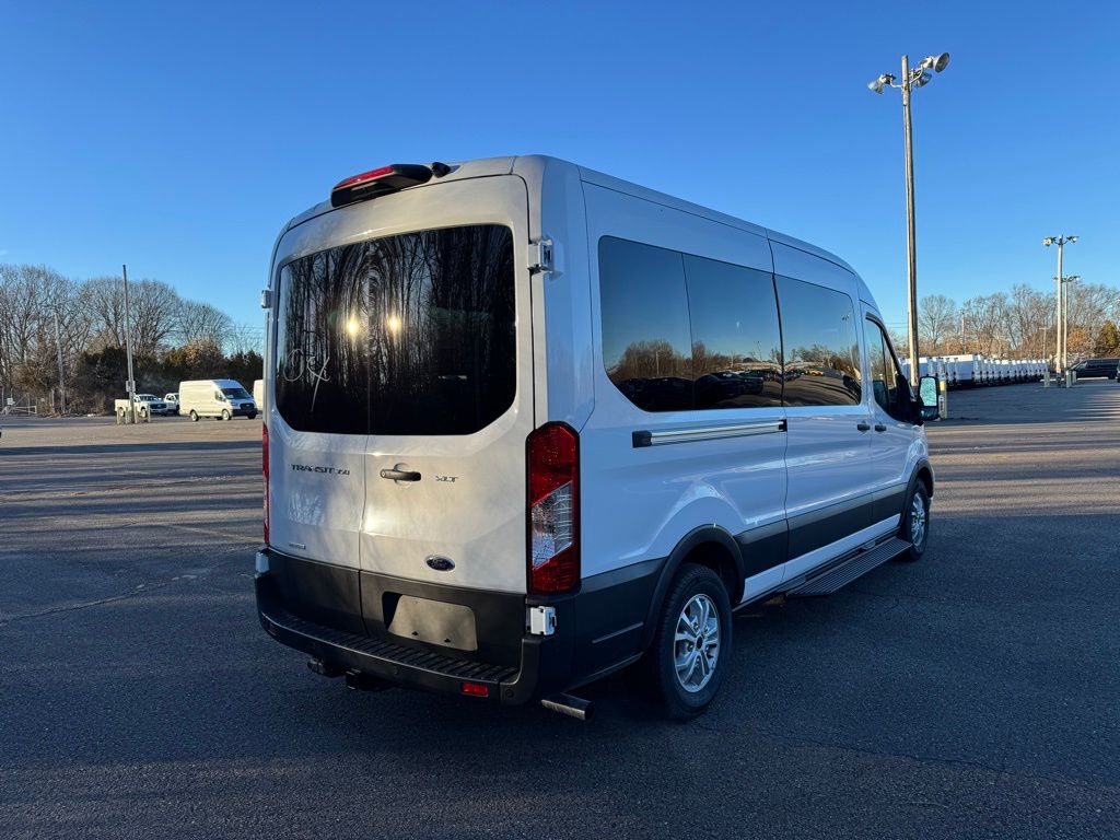 2024 Ford Transit Passenger Van XLT - Photo 7