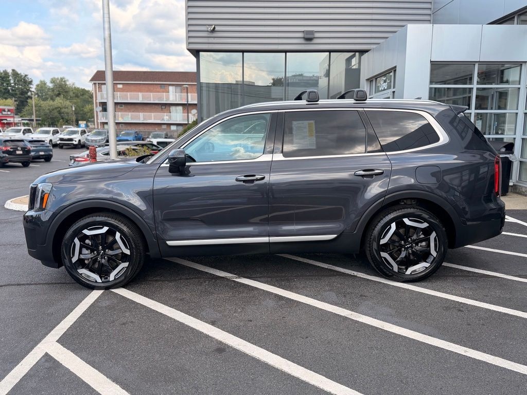Used 2025 Kia Telluride S SUV