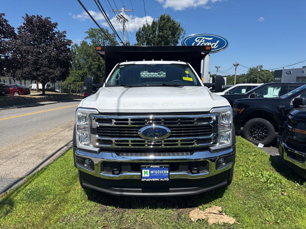 2025 Ford F-550 XL photo 2