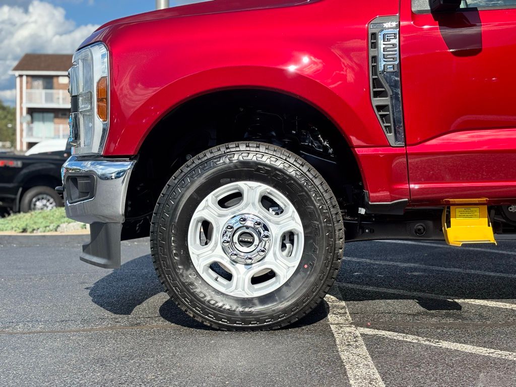 2026 Ford F-250 photo 2