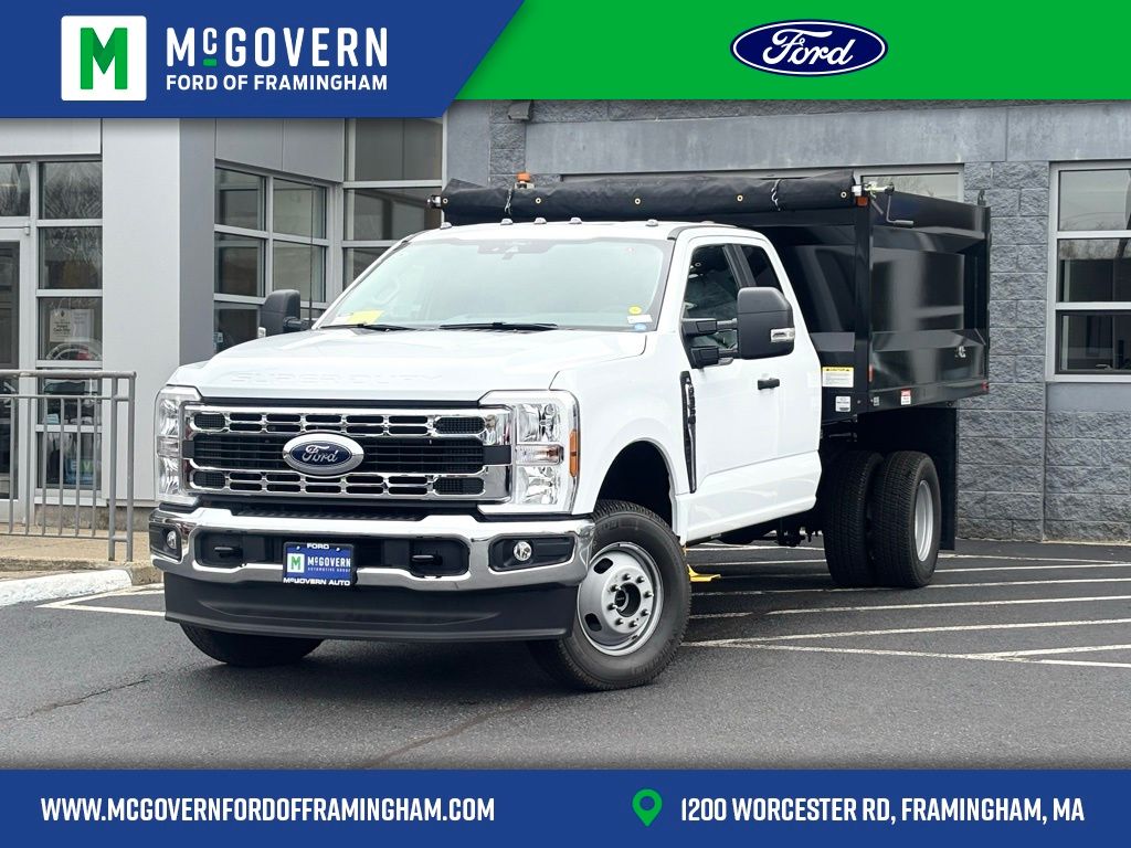 2026 Ford F-350 Super Duty Chassis Cab XL's photo