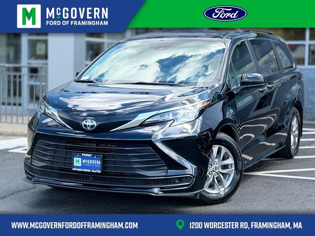 Used 2025 Toyota Sienna XLE Van Passenger Van
