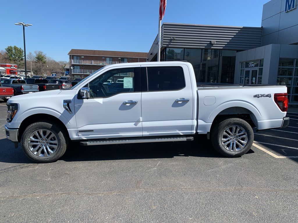 2025 Ford F-150 XLT photo 2