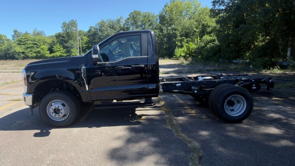 New 2026 Ford F-350SD Chassis XL TRUCK