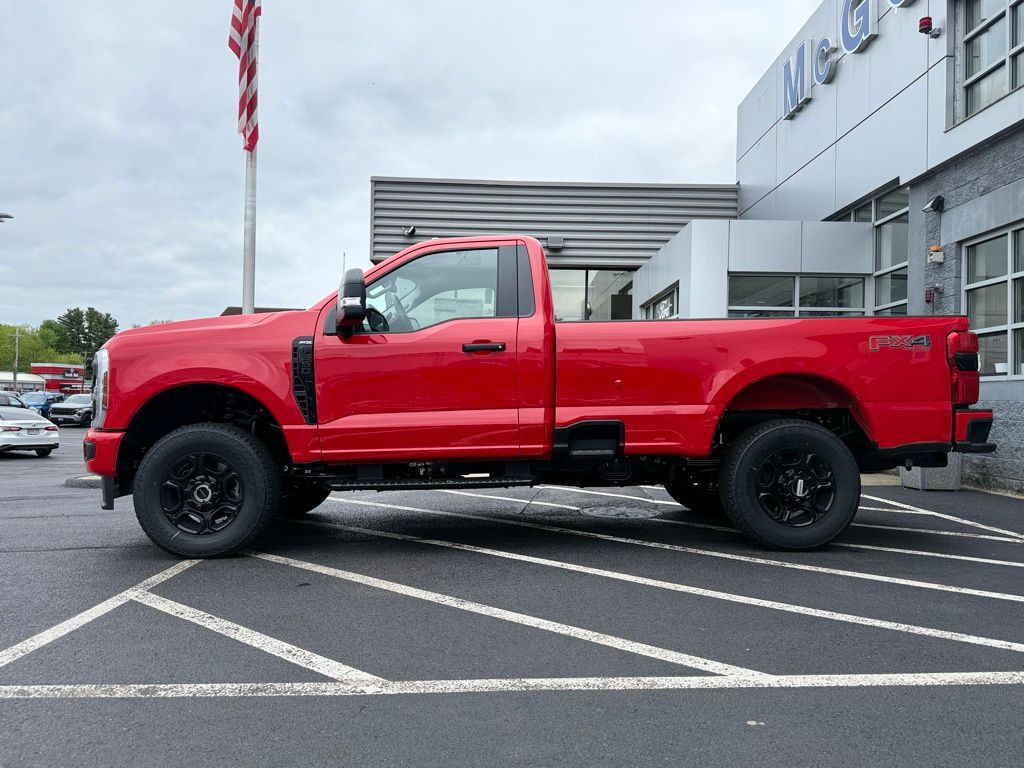 2025 Ford F-350 XL photo 2