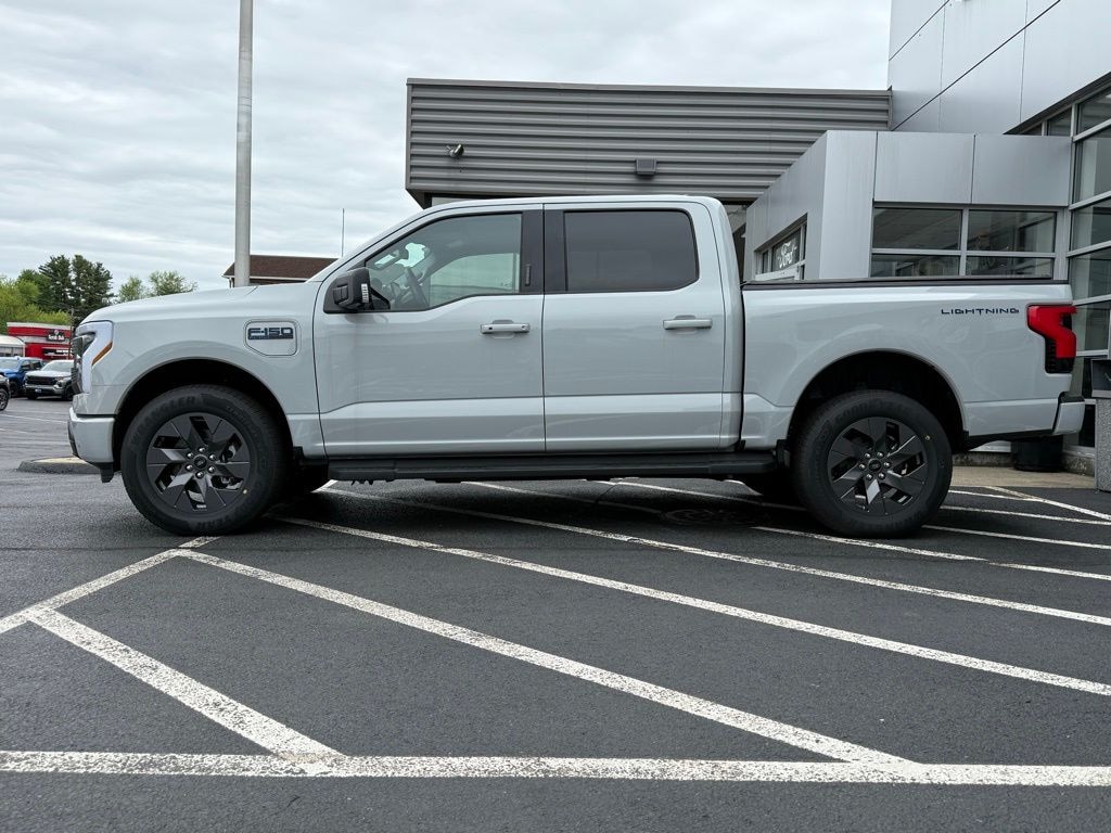 New 2024 Ford F-150 Lightning Flash 320 mile (eAWD) EPA-est. range Truck SuperCrew Cab