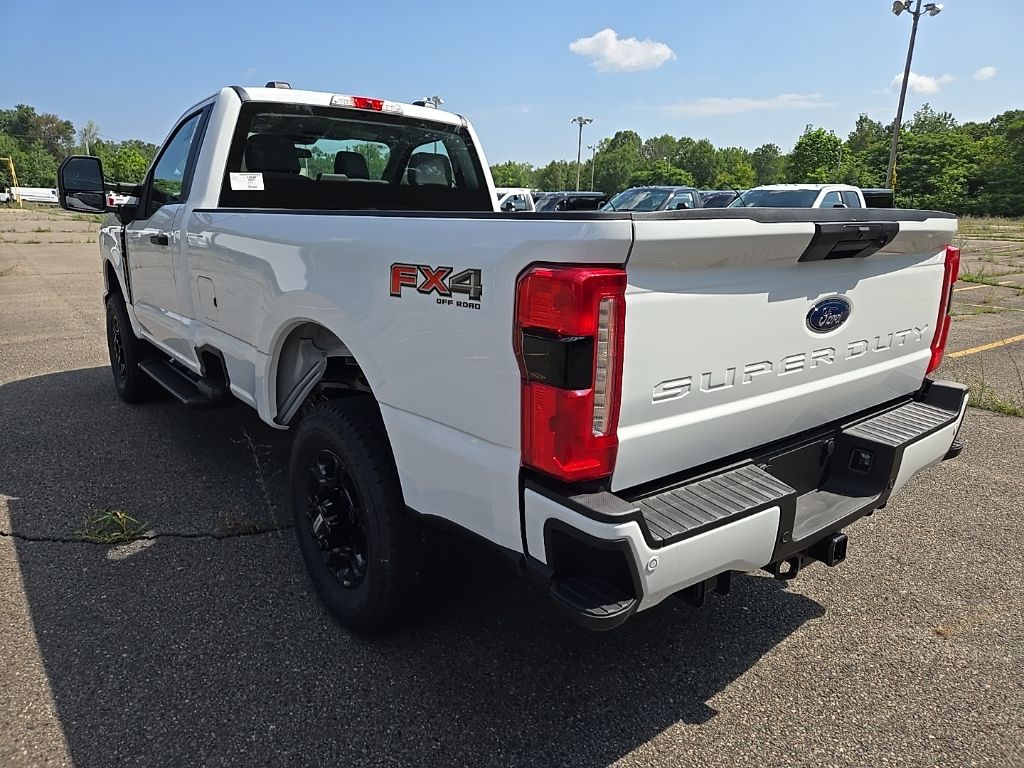 2025 Ford F-350 XL photo 4