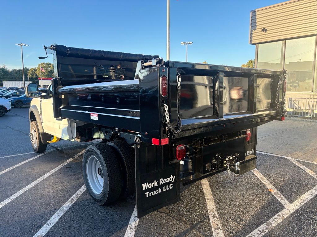 2025 Ford F-550 photo 4