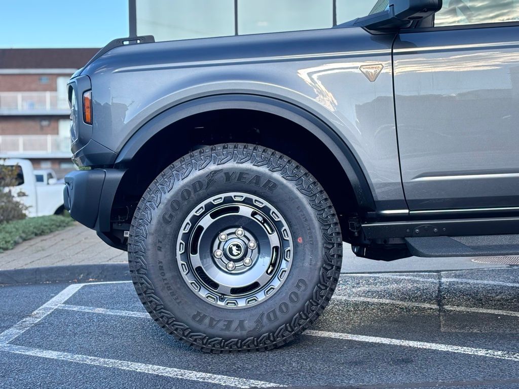 2025 Ford Bronco Badlands photo 3