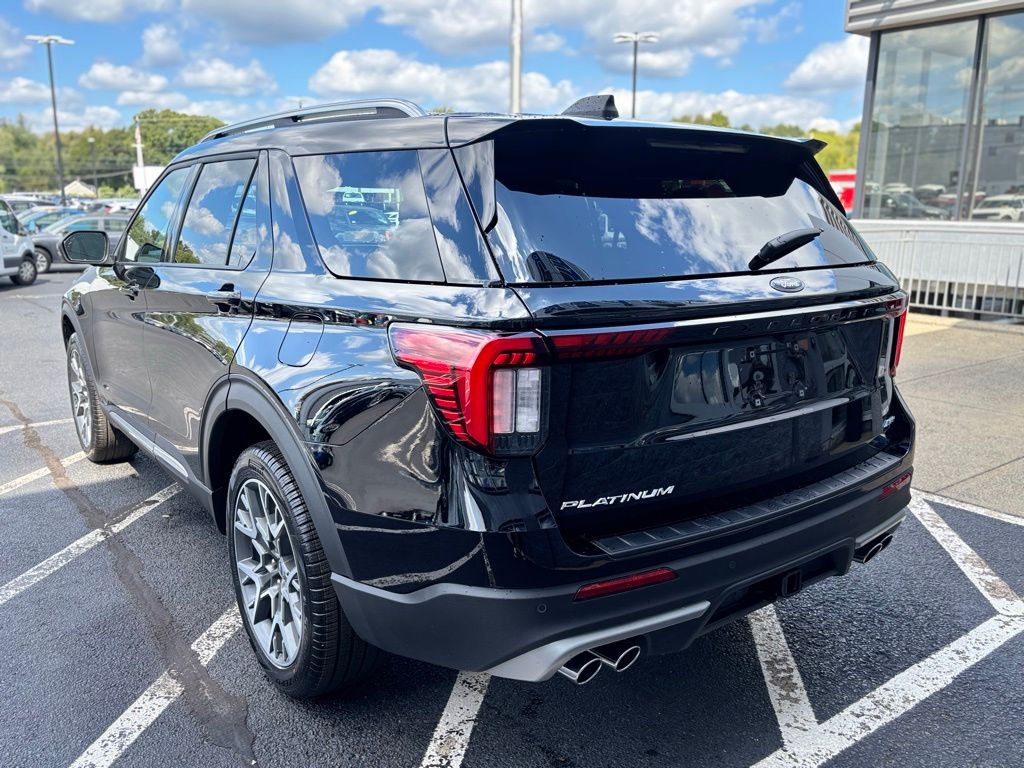 2025 Ford Explorer Platinum photo 2