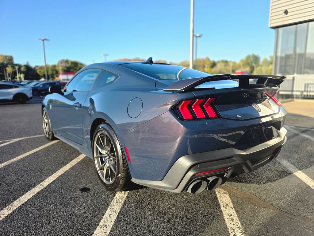 2024 Ford Mustang Dark Horse photo 3