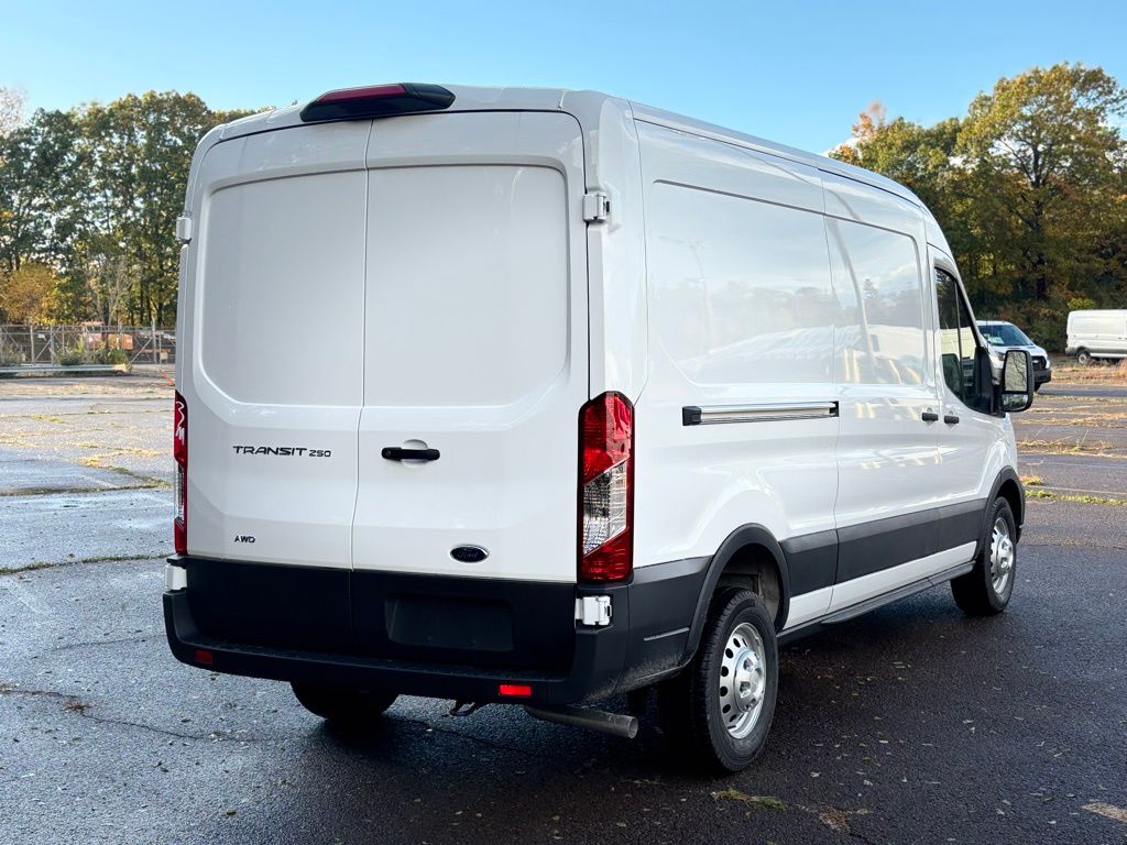 2025 Ford Transit photo 4