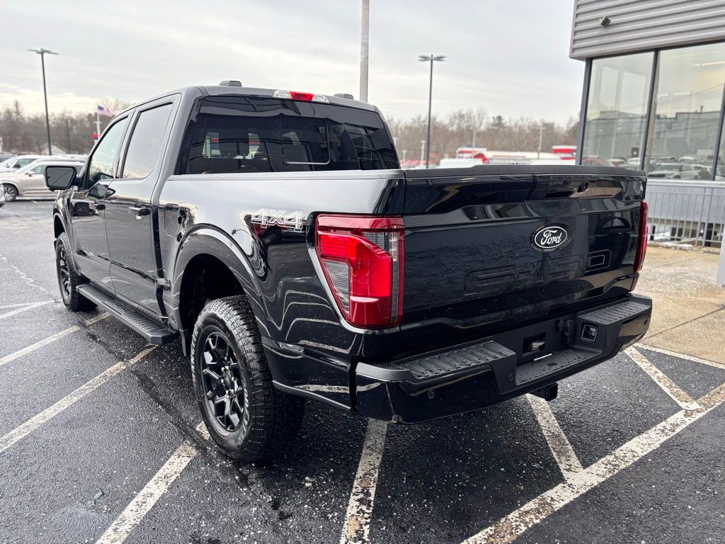 2025 Ford F-150 XLT photo 4