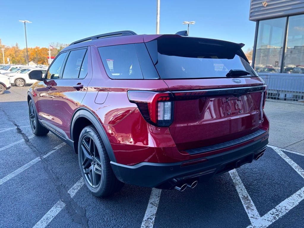 2025 Ford Explorer ST photo 2