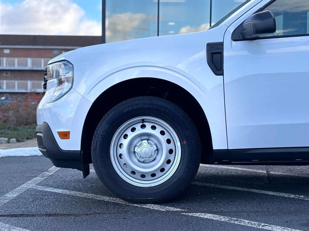 New 2025 Ford Maverick XL Truck SuperCrew