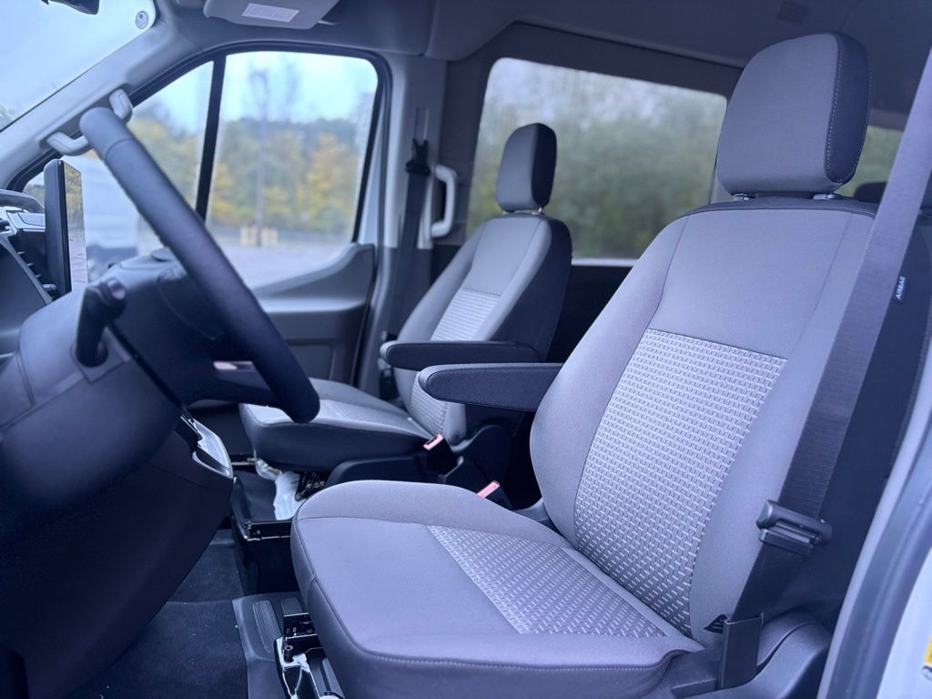 2024 Ford Transit Passenger Van XLT - Photo 15