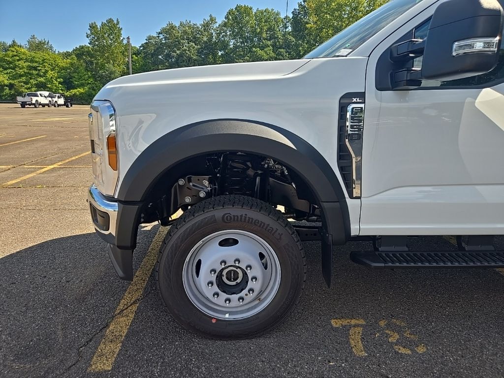 New 2026 Ford F-550SD Super Cab Chassis Work Ready Dump Truck Super Cab