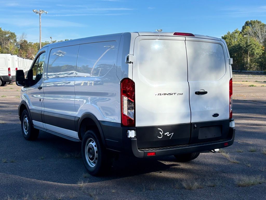 2025 Ford Transit Van photo 4