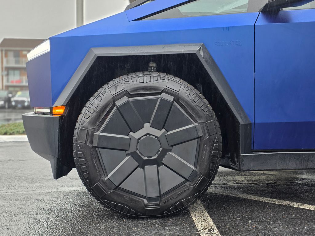 Used 2024 Tesla Cybertruck Base with VIN 7G2CEHED9RA006283 for sale in Framingham, MA