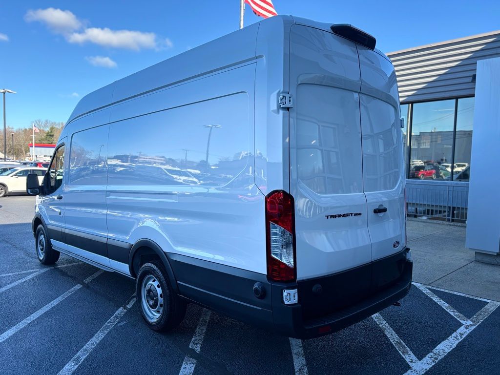 2026 Ford Transit photo 4