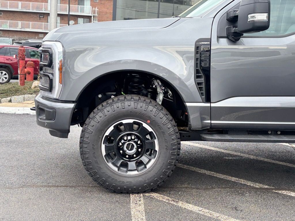New 2026 Ford F-350SD Lariat Truck Crew Cab