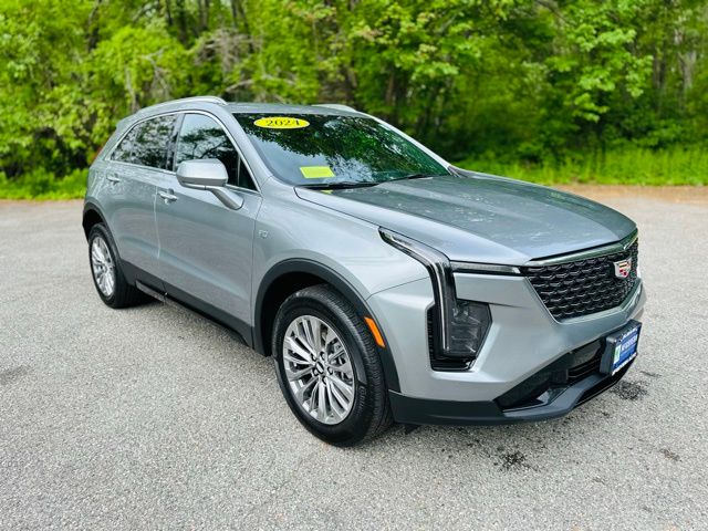 2024 Cadillac XT4 Premium Luxury photo 3